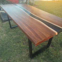 Dining Room Table. $250