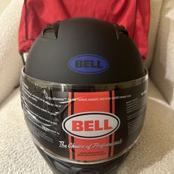 Bell Motorcycle Helmet (Large)