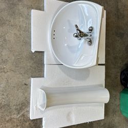 Pedestal Sink (white) 