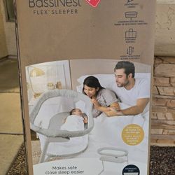 Halo Bassinet NEW 