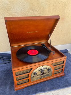 Crosley AM/FM Record Player/CD