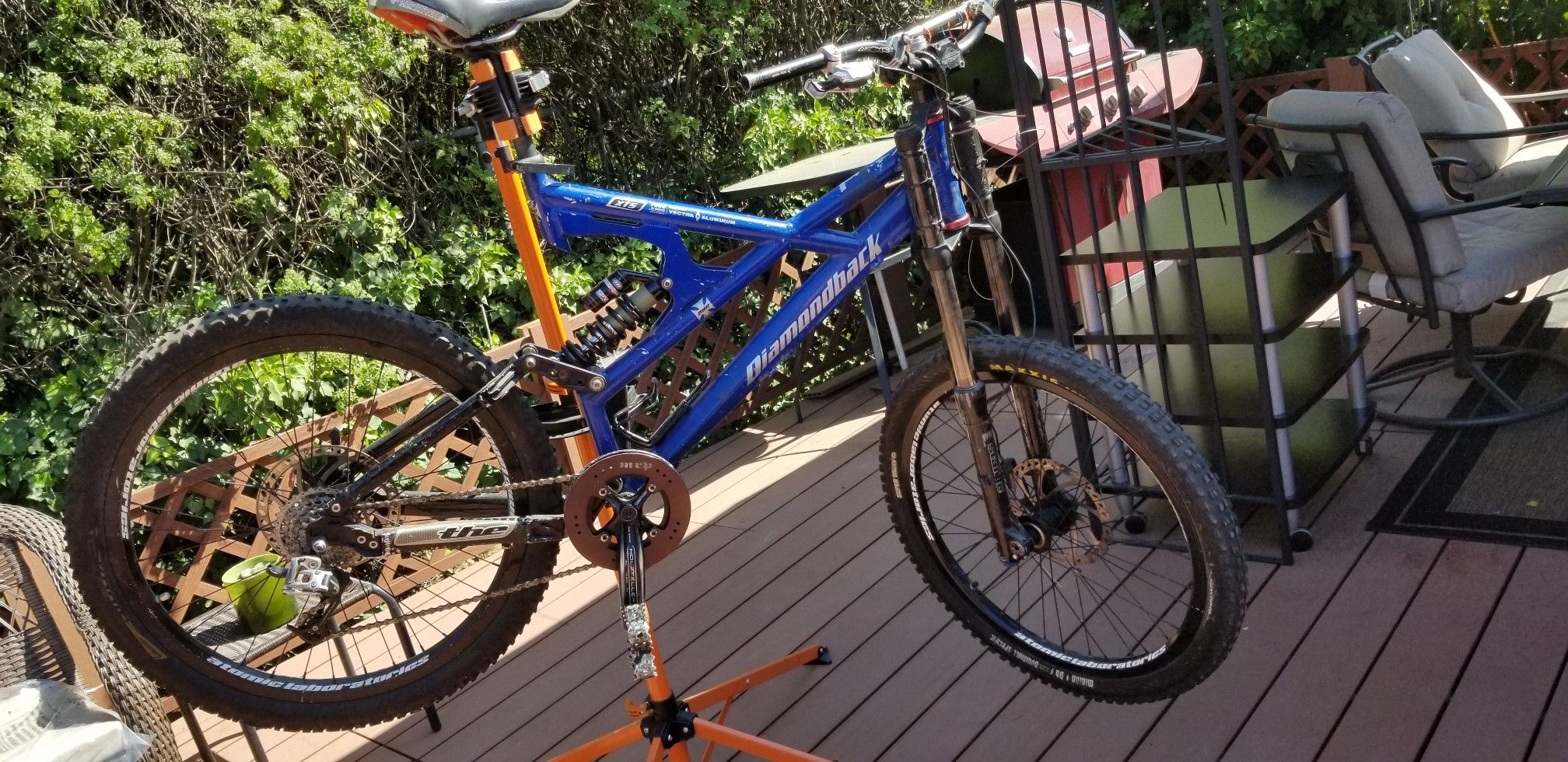 Diamondback moto xts 7005 down hill bike for Sale in Hidden Hills