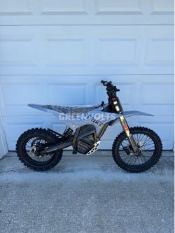 Throne Strike Shadow 72V Electric Dirt Bike