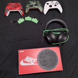 Xbox series S with accessories