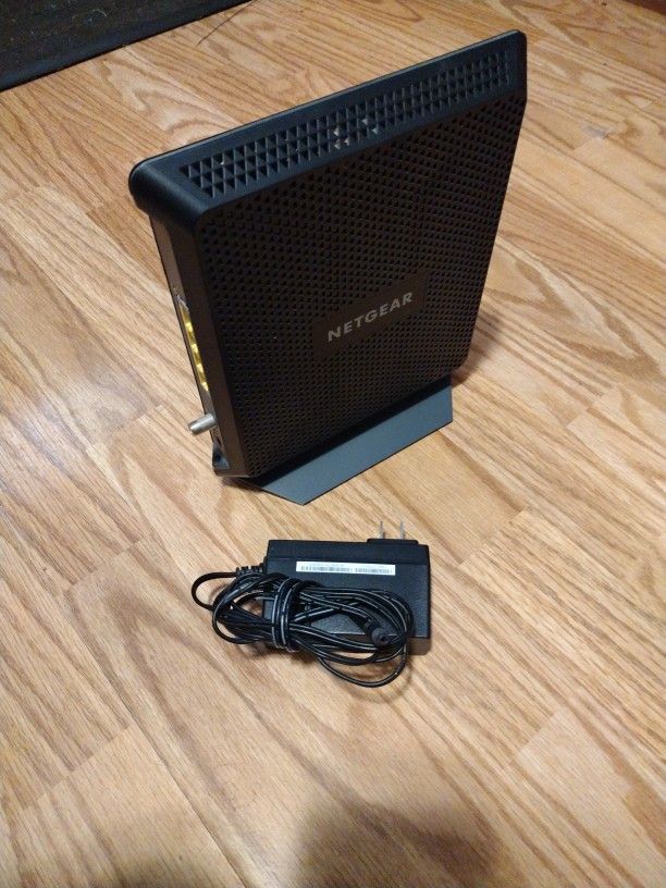 Netgear c7000 AC1900 WIFI CABLE MODEM ROUTER