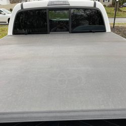 Toyota Tacoma Tonneau Cover
