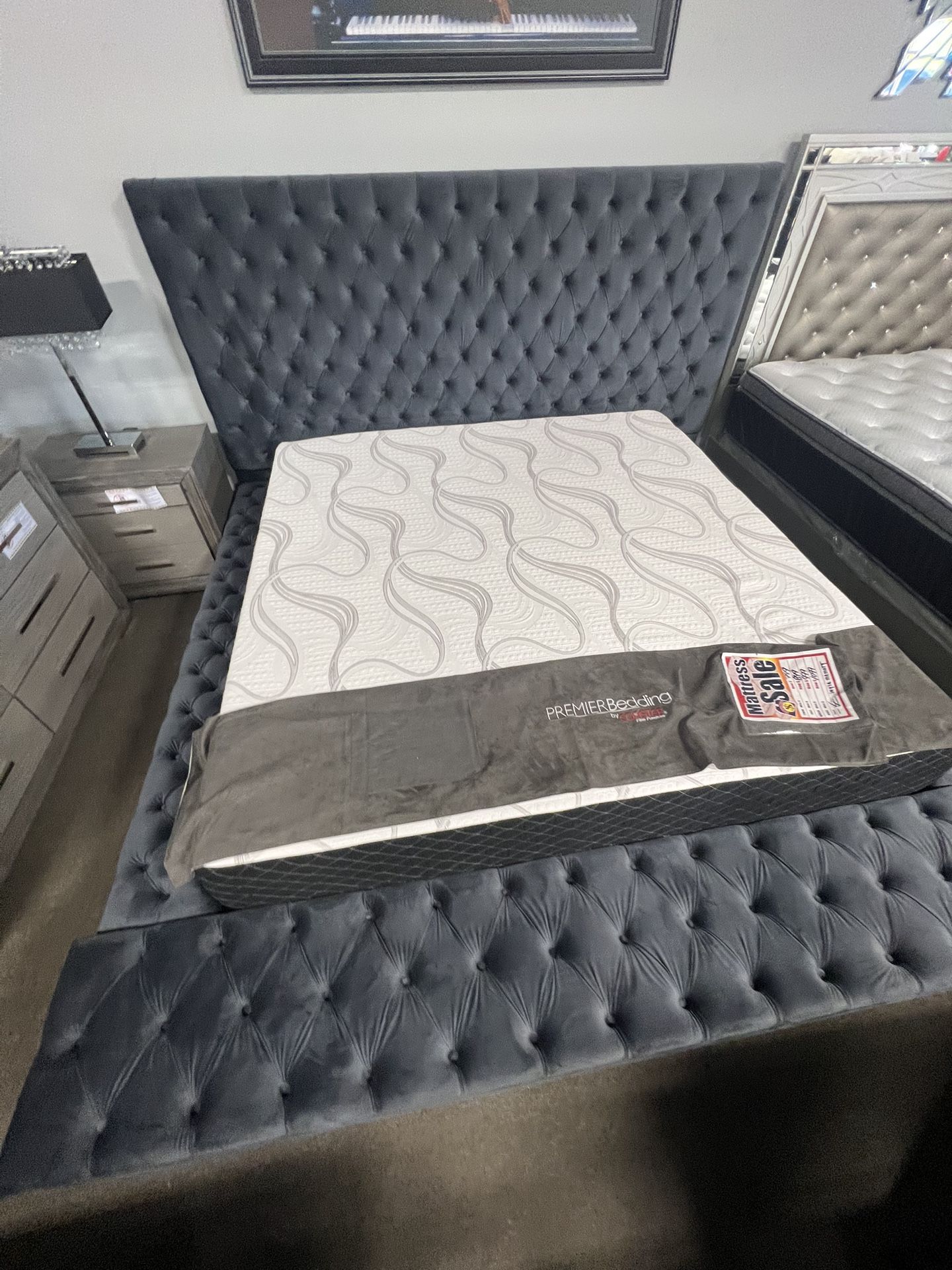 $999 King Bed Frame 🩵