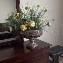  Artificial flowers in a beautiful pot