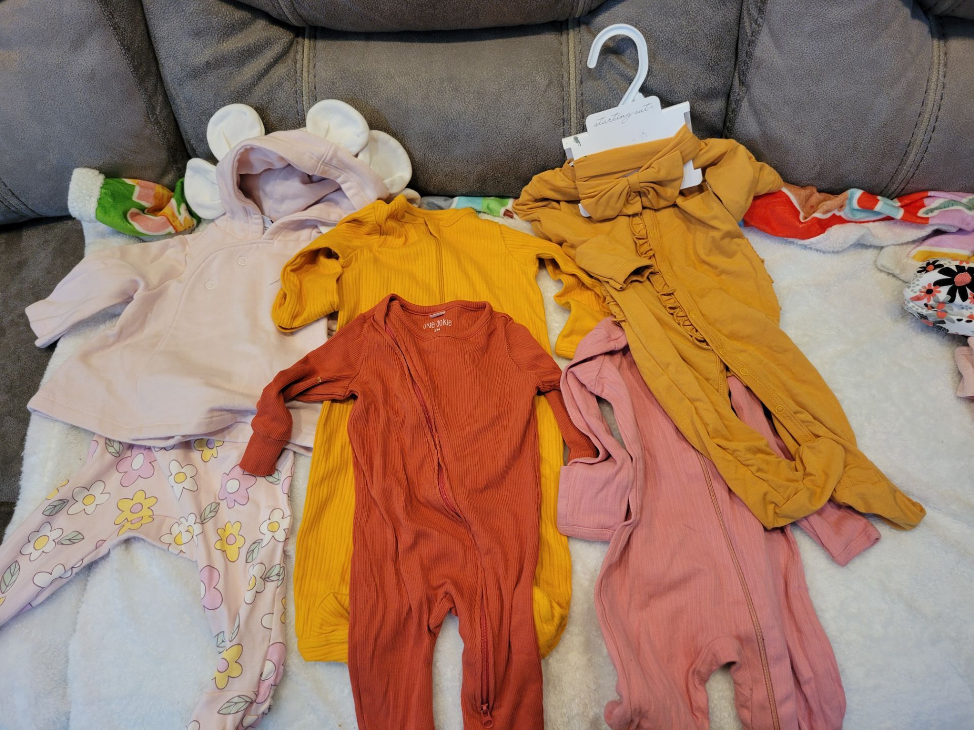 Baby girl clothes 0 to 3 months