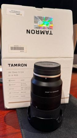MINT - Tamron 28-75mm f/2.8 Di III RXD Lens for Sony E Mount w/ hood