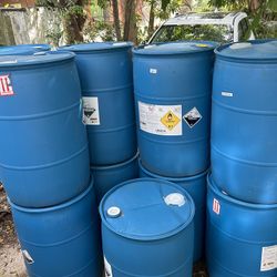 PLASTIC 55 GALLON DRUMS $20