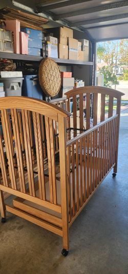 Baby crib infant cradle oak