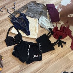 Women’s Size M Clothing Lot- Trendy And Cute