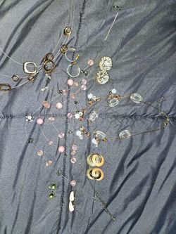 Costume jewelry lot - necklaces and earrings