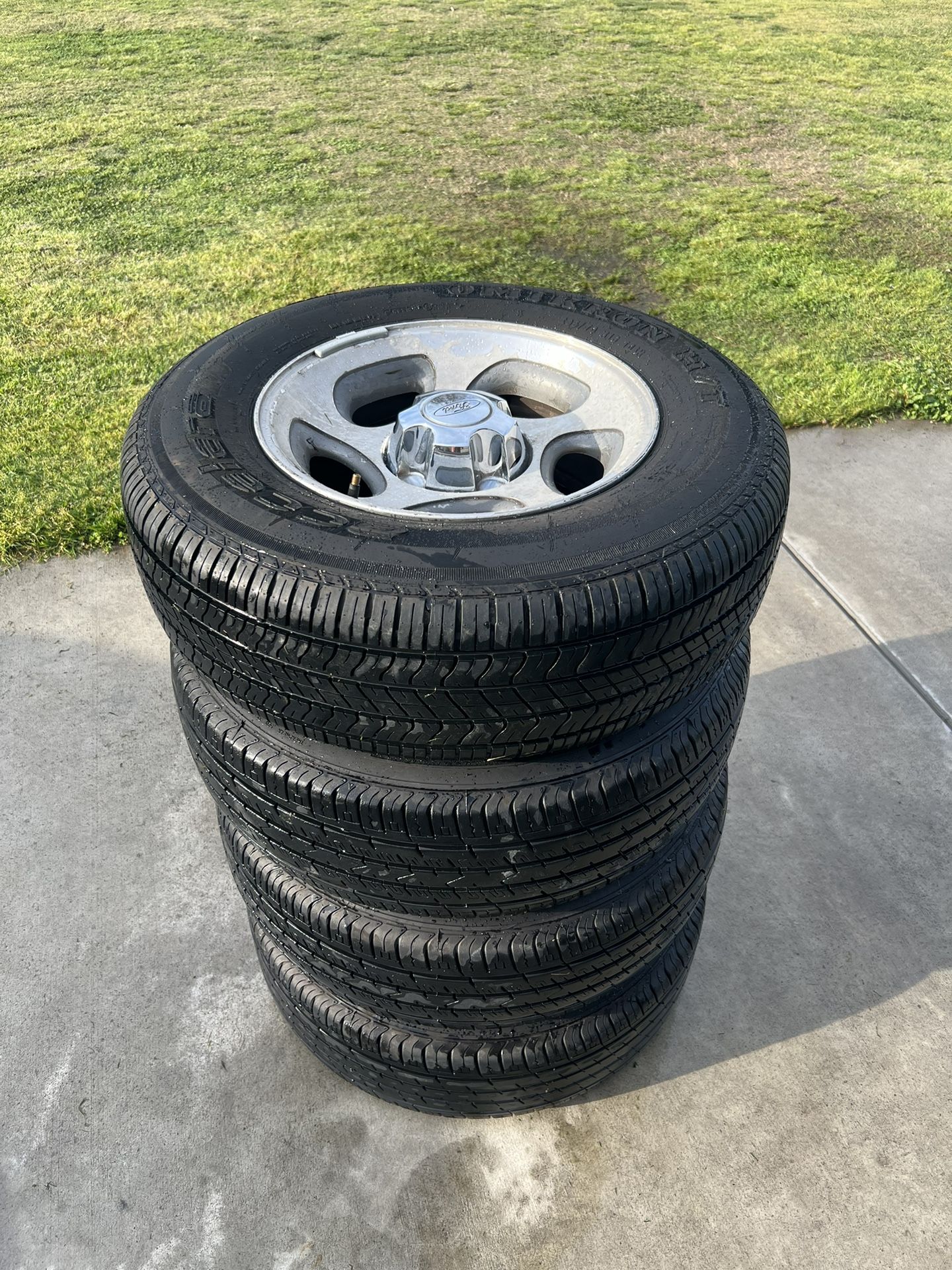 Ford Explorer Wheels & Tires for Sale in Turlock, CA - OfferUp