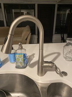 Moen Faucet  Very Nice