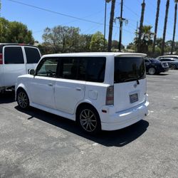 2004 Toyota Scion (manual) Stick!