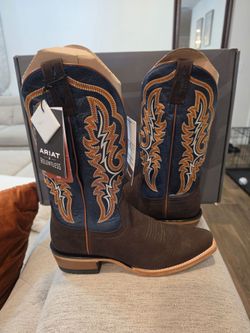 New Ariat Boots size 8 and 9