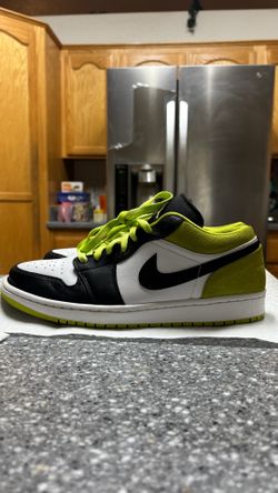 Air Jordan 1 Low "Black Cyber"