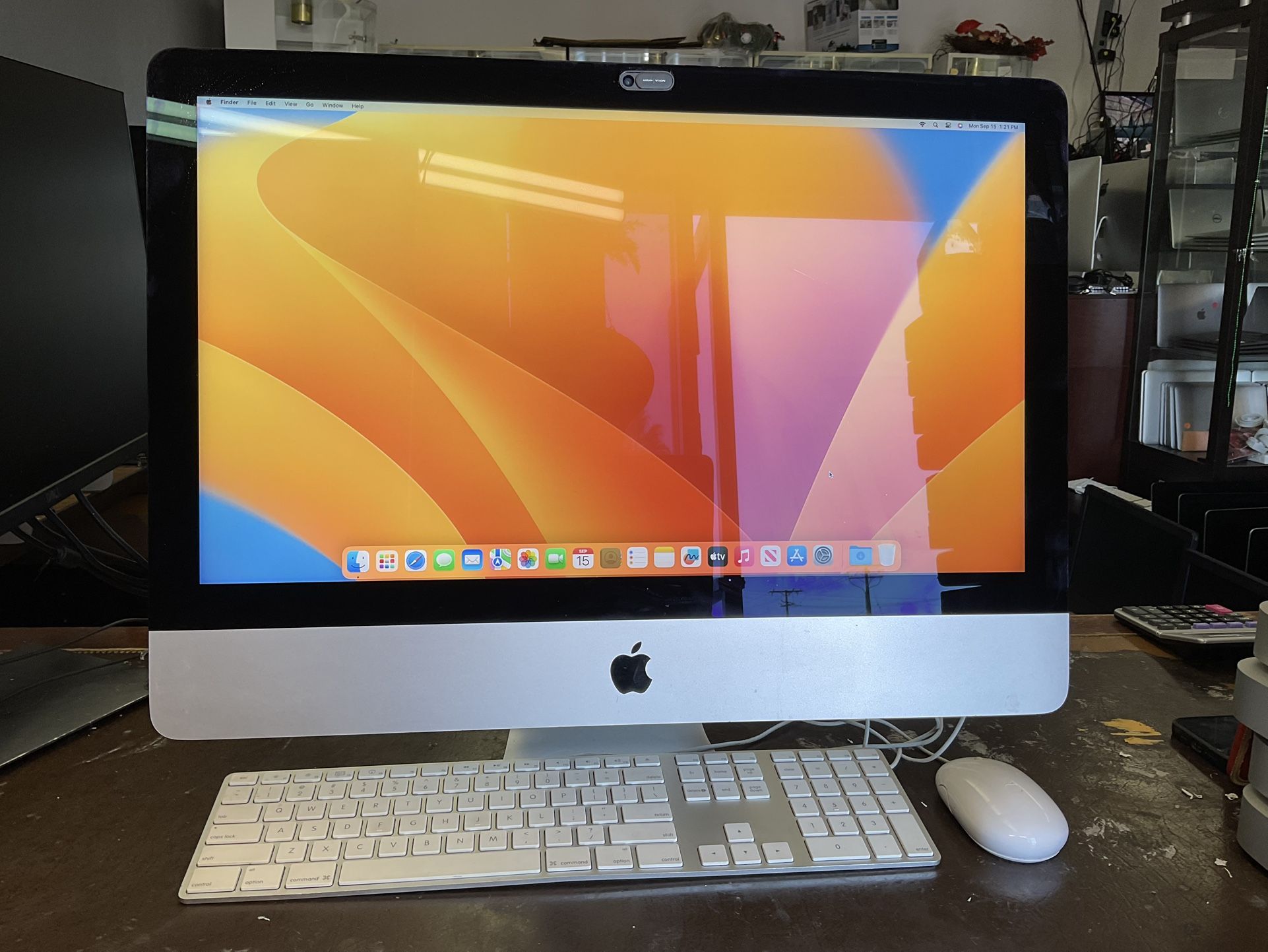 Apple iMac Retina 4K, 21.5 inches- MacOS Ventura