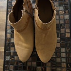 Size 10  Old Navy Boots