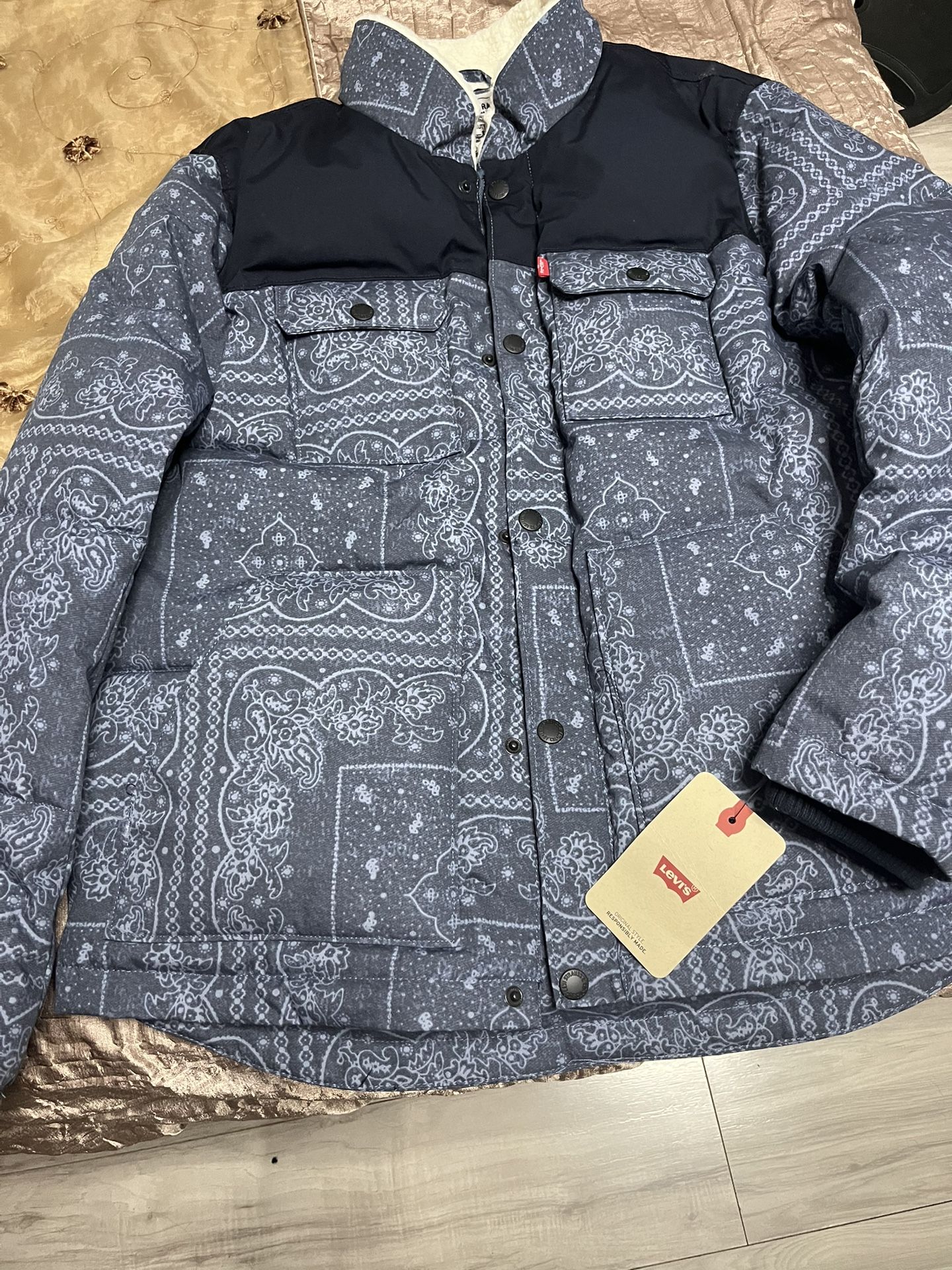 New Blue Levi's Men's Mixed Media Quilted Puffer Jacket with Sherpa Lined Collar  