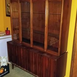 VINTAGE MCM SOLID WALL UT CREDENZA 