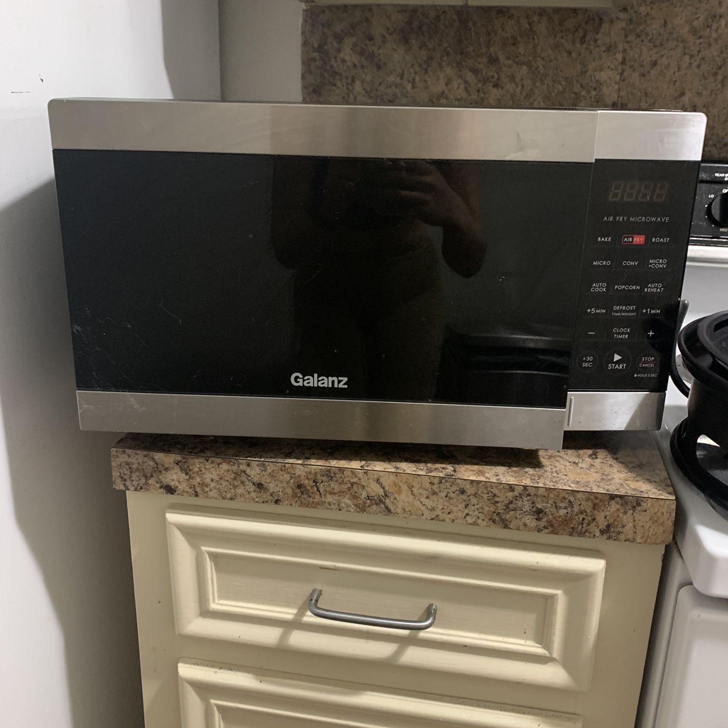 Galanz Air Fryer Microwave Combo for Sale in Virginia Beach, VA - OfferUp