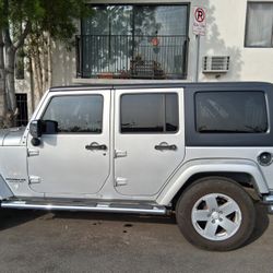 Jeep Wrangler JKU Unlimited 4door Factory Hardtop