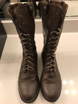 ***Madden girl reversible boots size 8.5 only $20***