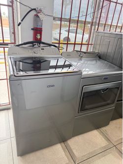 Maytag top load washer and electric dryer set