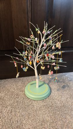 Hallmark Easter Tree