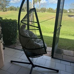 Egg Hanging Chair With Soft Cushion And Pillow