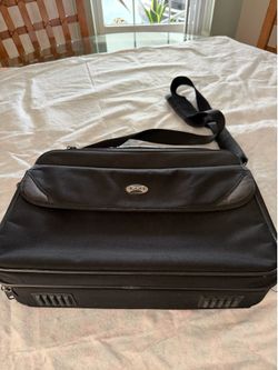 Icon laptop messenger bag
