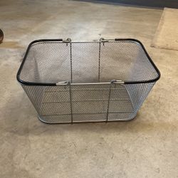 Metal basket storage with handles