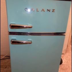 Galana Mini Fridge 