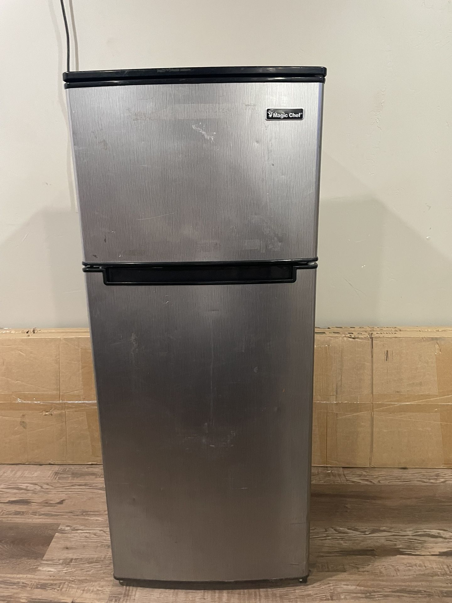 Magic Chef Mini Fridge with Freezer