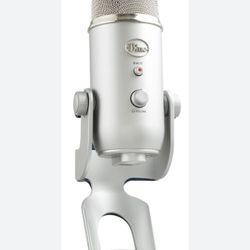 Logitech Creators Blue Yeti Silver USB  Microphone For PC, Podcast, Gaming.