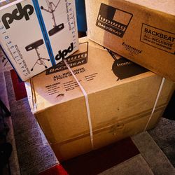 Ludwig Backbeat 5-piece conplete drumset W/ hardware, cymabls, sticks, and chair.