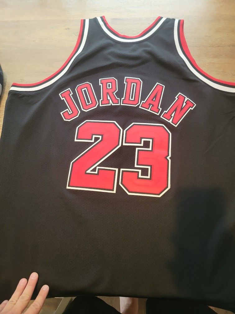 Nike Michael Jordan Washington Wizards Jersey Size 58 3XL Stitched  Autograph for Sale in Fresno, CA - OfferUp