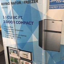 Refrigerator New Tow Door