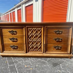 Vintage dresser