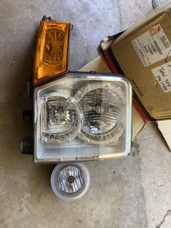 2014-18 Keep Commander Headlights And Fog With Bulbs And All