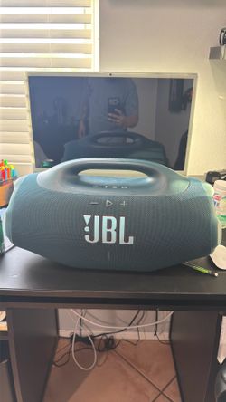 JBL Boombox 4