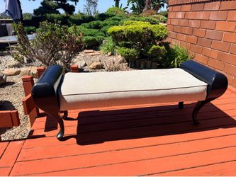 Upholstered bottom of the bed bench