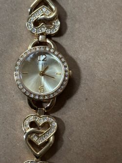 Guess and seiko watch for women and 2 bracelets