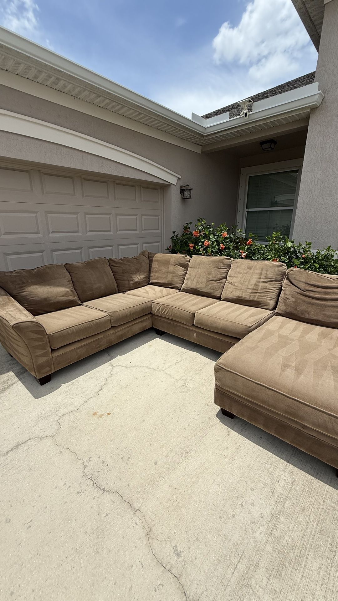 FREE DELIVERY- Brown Kevin Charles Sectional