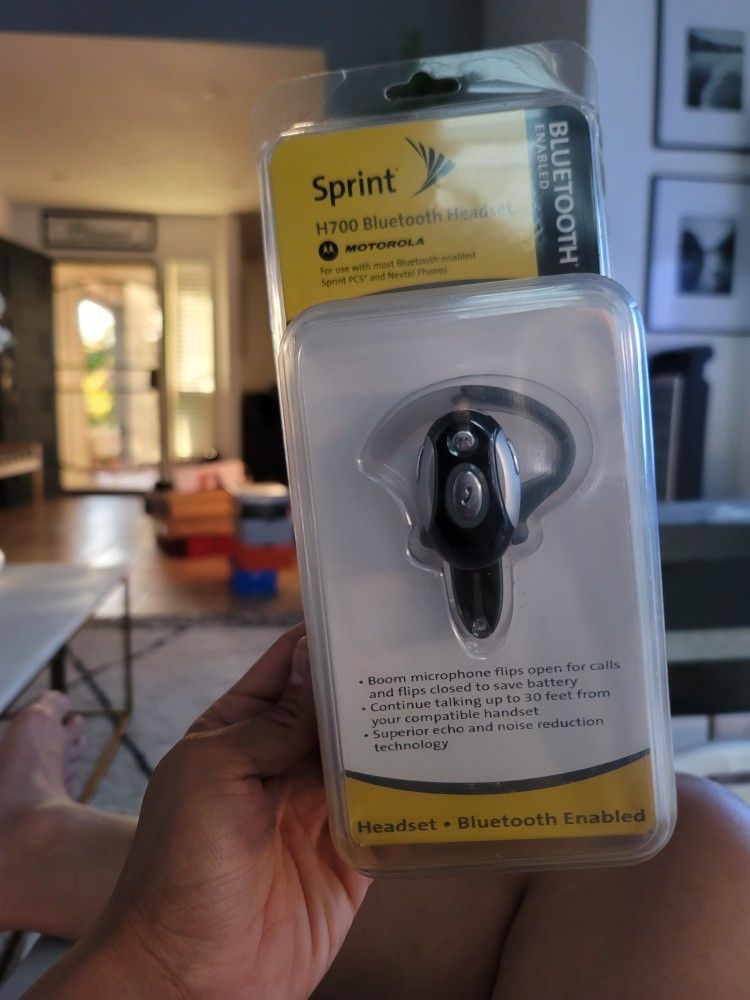 Vintage Sprint Motorola H700 Bluetooth Headset Old Stock Rare HTF