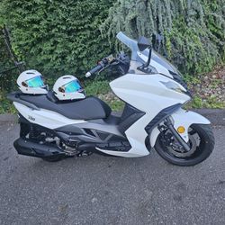 2025 Wolf Scooter 300 cc