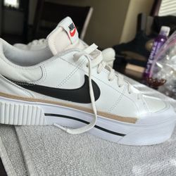 Nike Court Legacy Lift